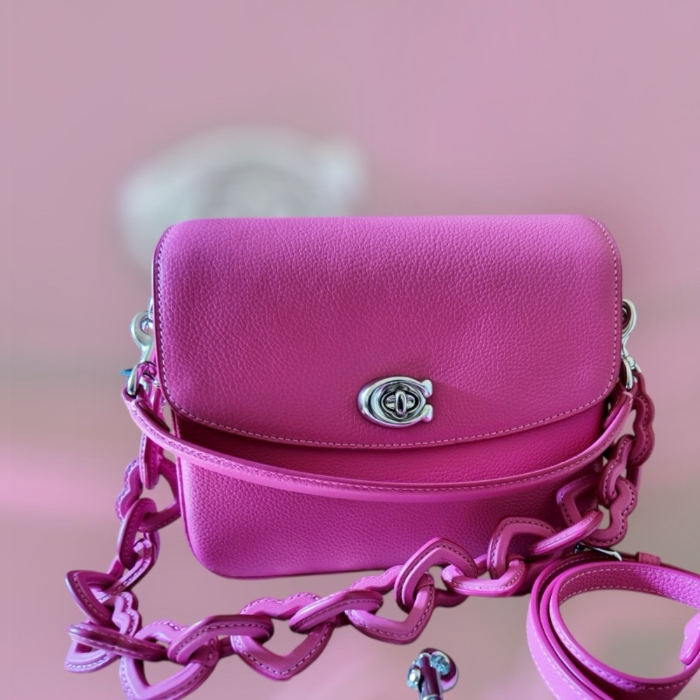 Coach Cassie 19 - Petunia